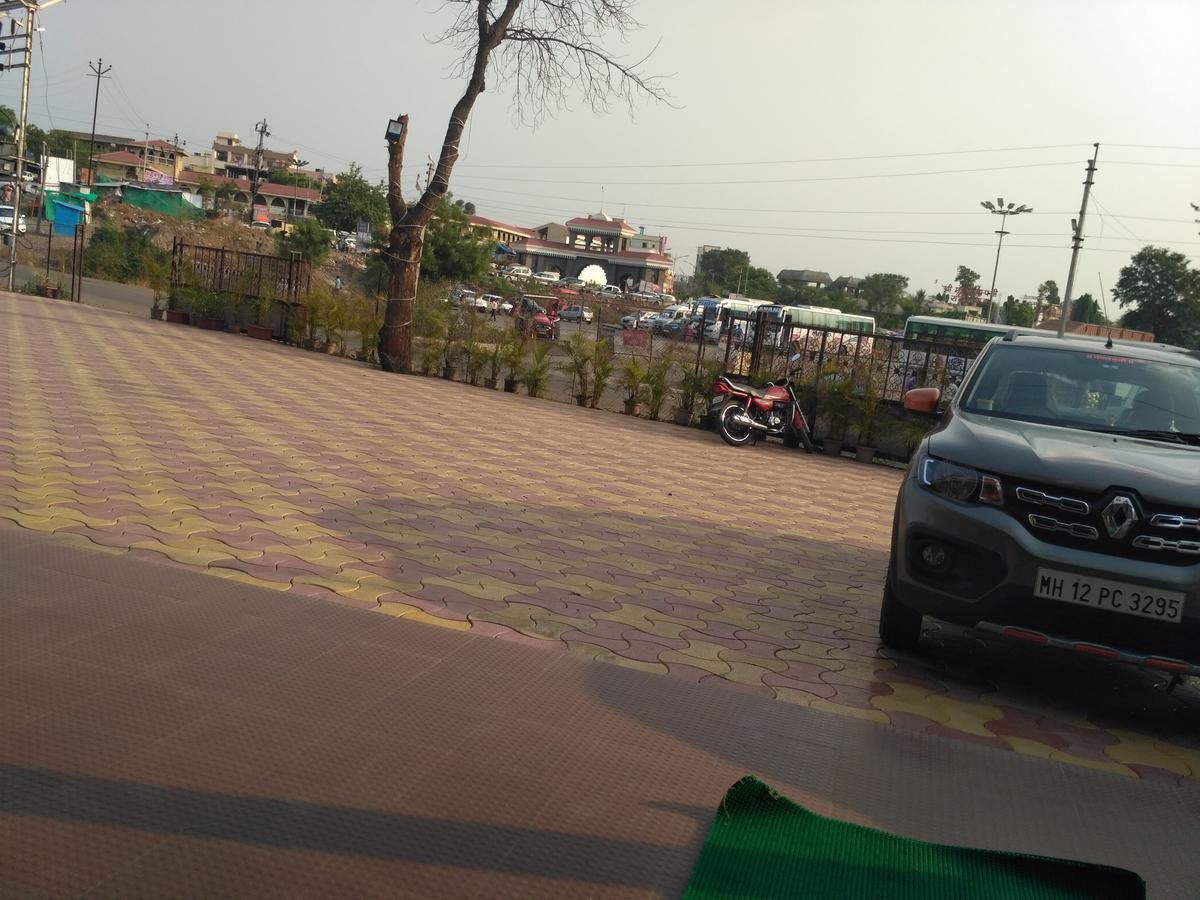 Hotel Morya Garden Ranjangaon Ranjangaon Ganpati Exteriör bild